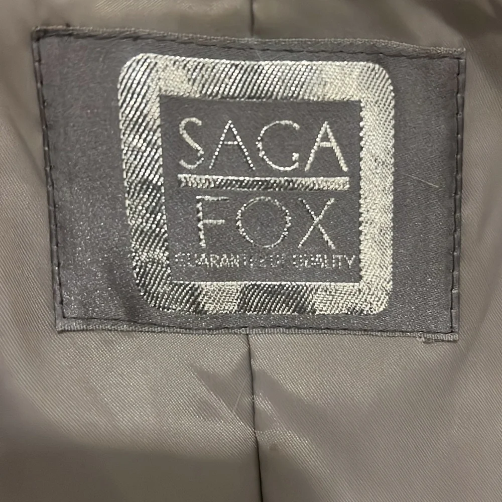 Saga Fox Fur Vest - Picture 4 of 6